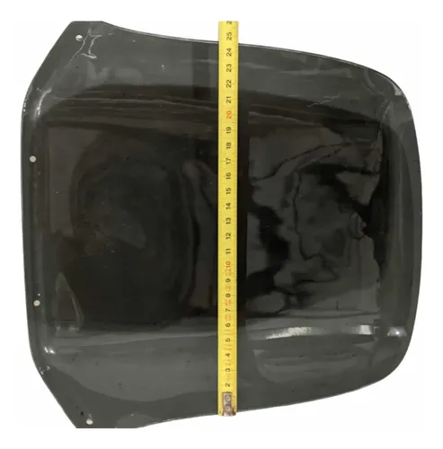 Parabrisa Universal Para Moto Polarizado 28 X 25 Cms