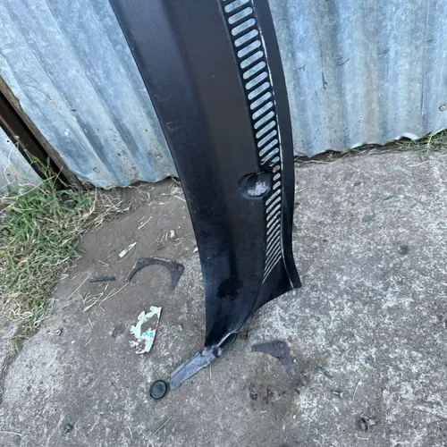 Rejilla Bajo Parabrisa Vw Suran 2004 A 2014 Original